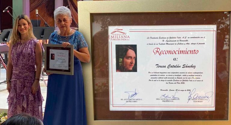 Teresa Catalán recibe la medalla Emiliana de Zubeldía durante las Fiestas del Pitic 2026 en Hermosillo Teresa Catalán recibe la medalla Emiliana de Zubeldía durante las Fiestas del Pitic 2026 en Hermosillo
