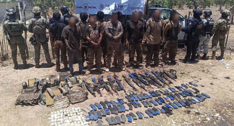 Detienen a 13 presuntos integrantes de Los Chapitos tras ataque a personal de Marina en Sinaloa