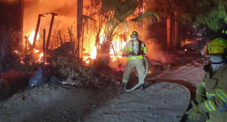 Incendio destruye vivienda en Empalme; causas aún no se determinan