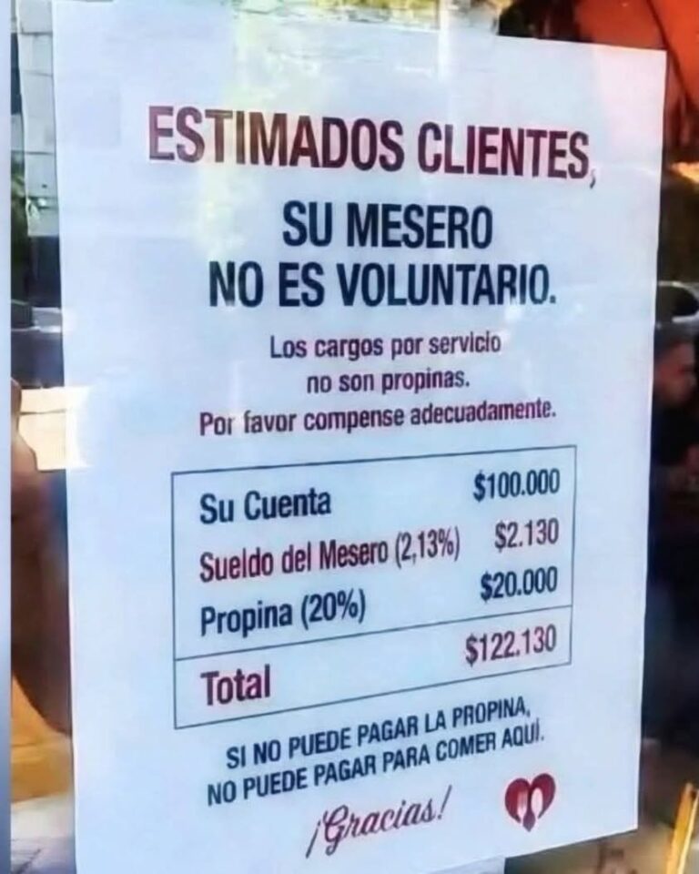 Restaurante genera polémica por mensaje sobre propinas