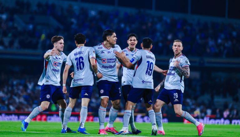 Cruz Azul logra su décima victoria y rompe la racha negativa ante Pumas en Ciudad Universitaria Cruz Azul logra su décima victoria y rompe la racha negativa ante Pumas en Ciudad Universitaria