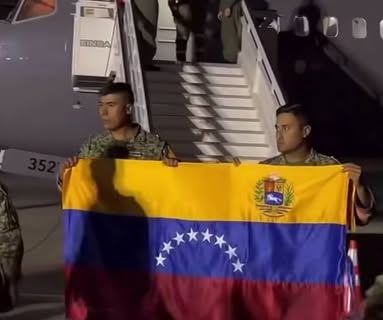 Mexicanos llegan a Venezuela para apoyar en rescate tras sismos de 7.5 grados