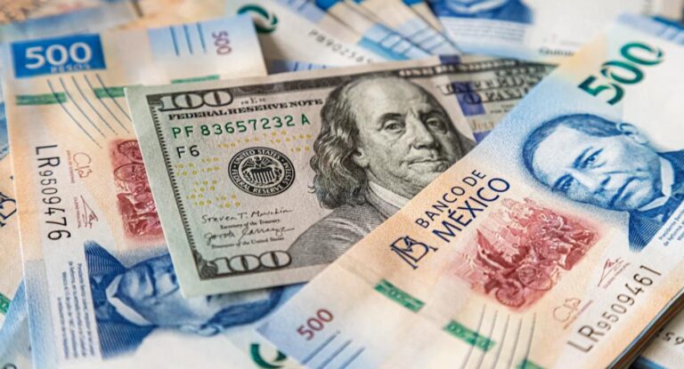 Peso mexicano pierde terreno frente al dólar tras tensiones entre EEUU e Irán