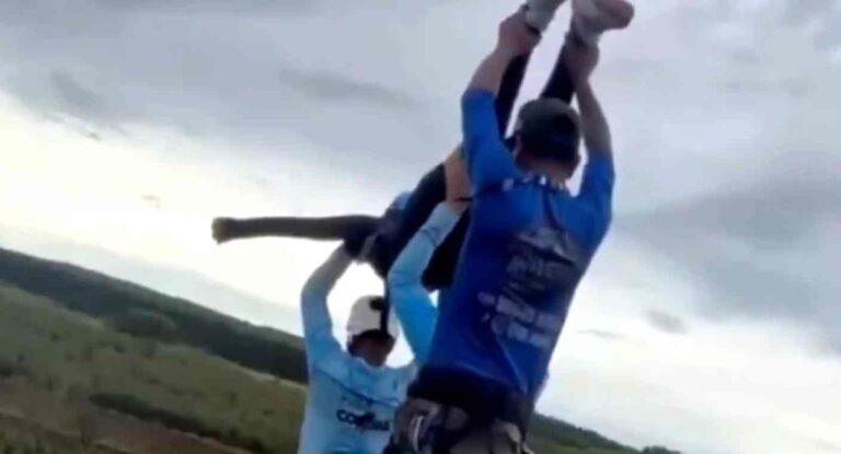 Joven fallece tras salto extremo sin cuerda de seguridad en Brasil