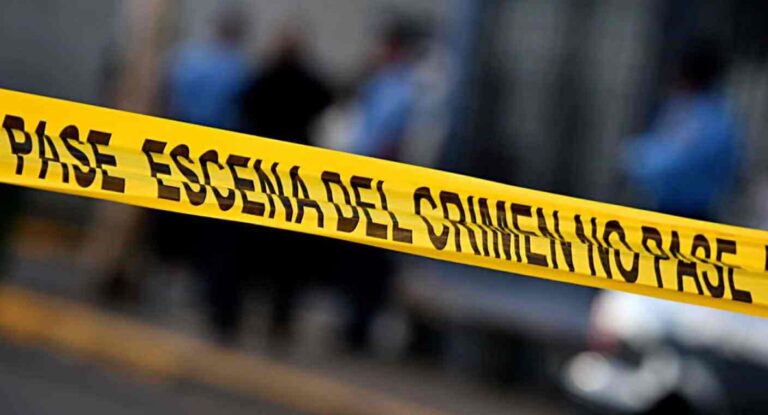 Encuentran cuerpo de mujer en hielera dentro de vehículo abandonado en Sonora