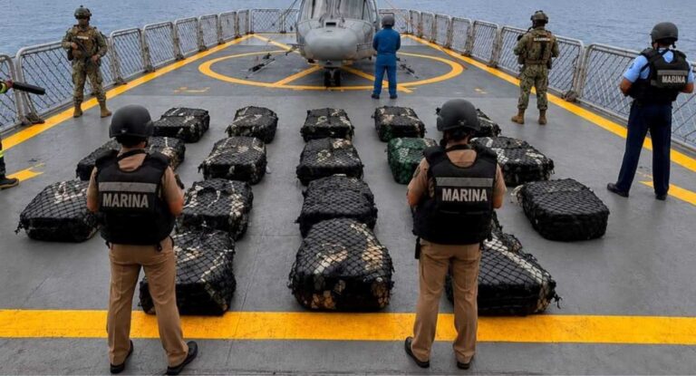 Semar incauta más de 800 kilos de cocaína frente a costas de Guerrero con cinco detenidos