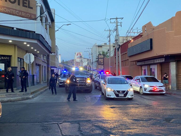 Muere policía herido en ataque a balazos en bar del Centro de Hermosillo
