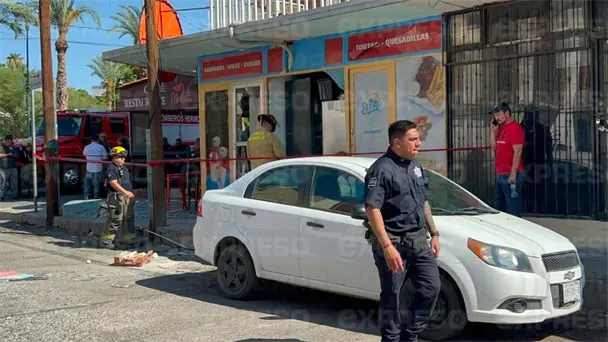 Cuatro personas resultan heridas tras incendio en heladería del centro de Hermosillo
