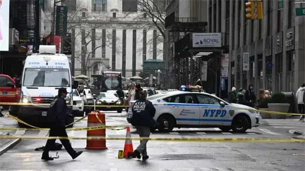 Adolescente detenido tras pelea con apuñalamiento en Times Square