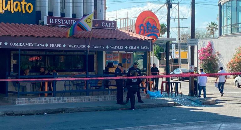 Explosión en nevería cerca de Plaza Zaragoza en Hermosillo deja ocho heridos