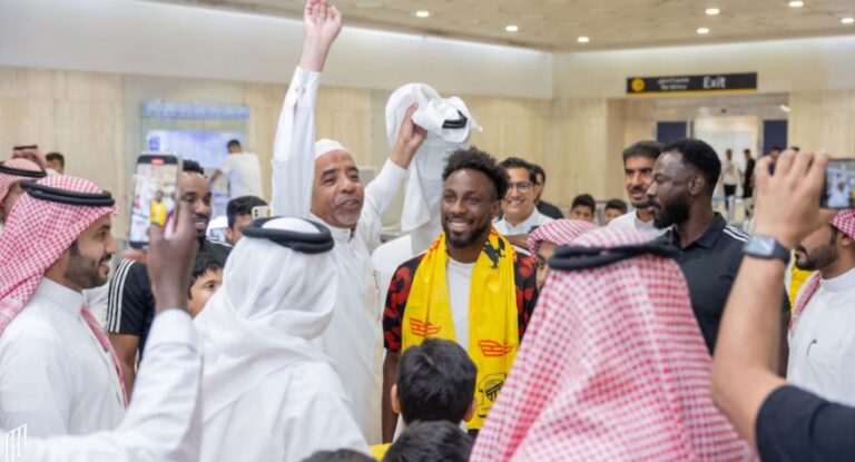 Julián Quiñones regresa a Arabia Saudita tras brillar en Mundial 2026
