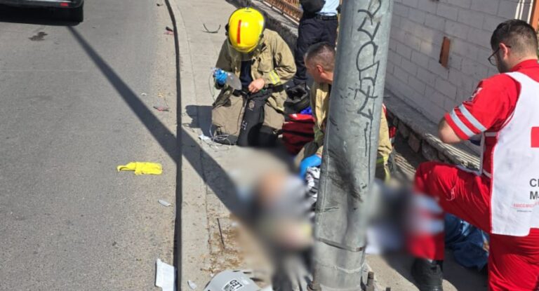 Motociclista pierde la vida tras impactar contra un poste en el centro de Hermosillo
