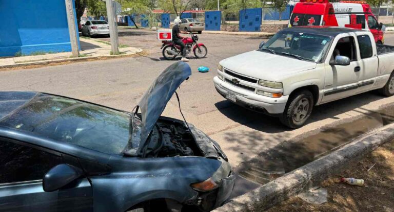 Accidente en el oriente de Hermosillo deja dos personas heridas