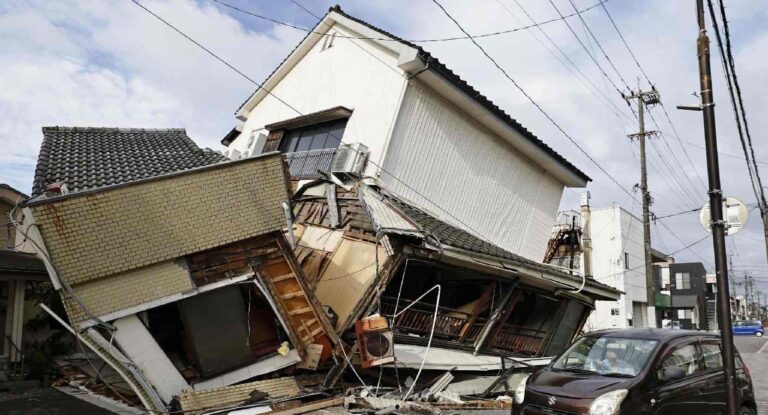 Terremoto de magnitud 7.1 en Japón deja 18 muertos y continúa rescate en Kumamoto