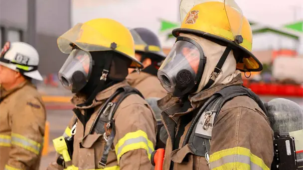 Hermosillo adapta vehículo especial para hidratar y proteger a bomberos contra golpes de calor