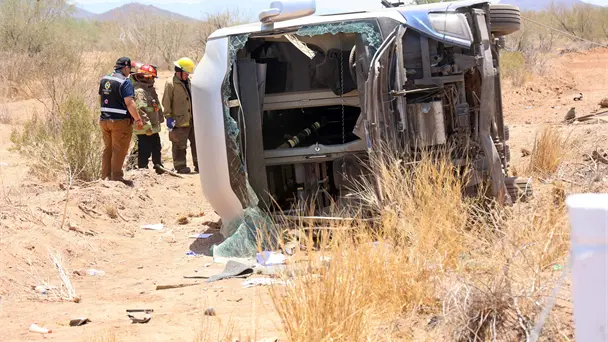 Fallece una mujer tras volcadura de autobús en la carretera Hermosillo-Guaymas