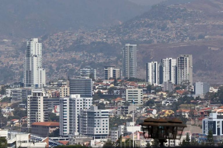 C-Libre registra más de 60 alertas por amenazas a periodistas en Honduras durante 2026