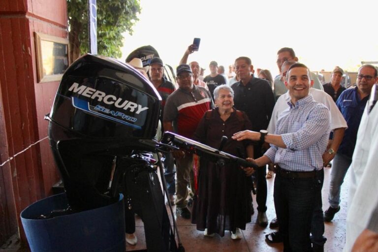 Sonora impulsa modernización del sector pesquero con entrega de 49 motores fuera de borda
