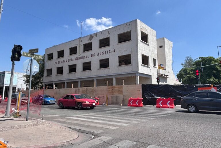 Comienza demolición del antiguo edificio de la Fiscalía en Hermosillo