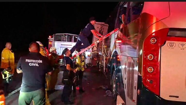 Accidente en Carretera Federal 15 deja un muerto y 37 heridos
