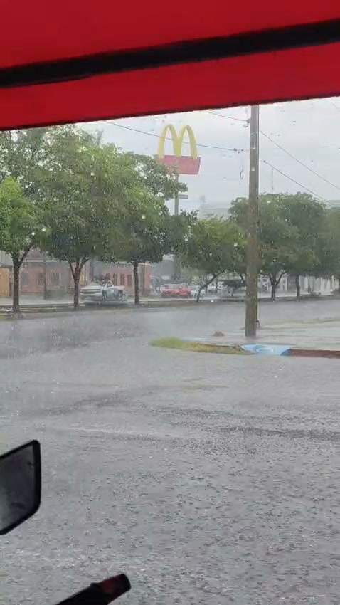 Ciudad Obregón enfrenta intensa lluvia en este momento