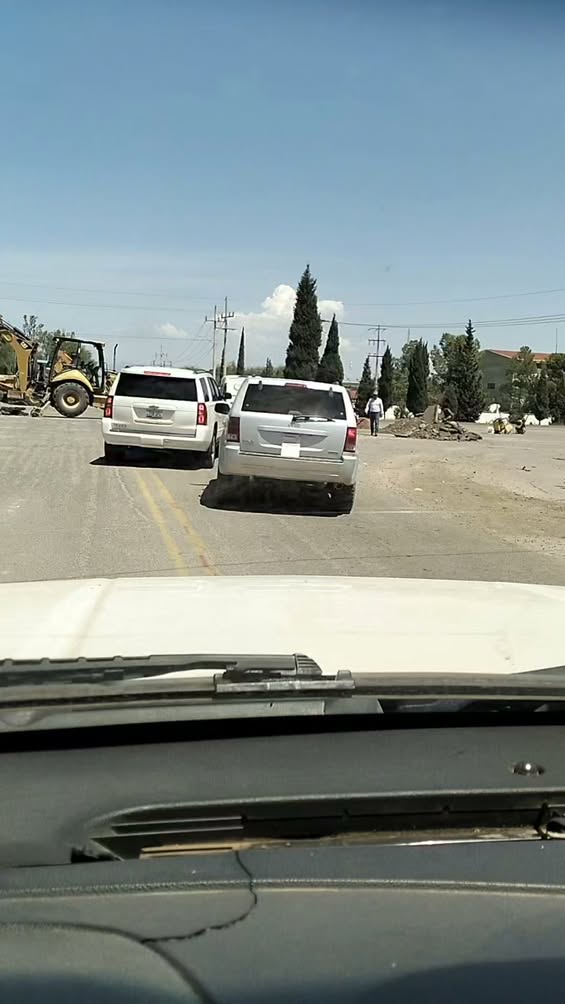 Desvían tráfico en crucero de Agua Prieta por instalación de semáforos