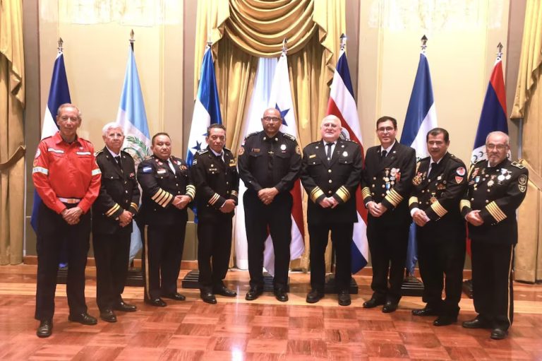 Honduras impulsa cooperación regional en la Asamblea General de Cuerpos de Bomberos en Panamá
