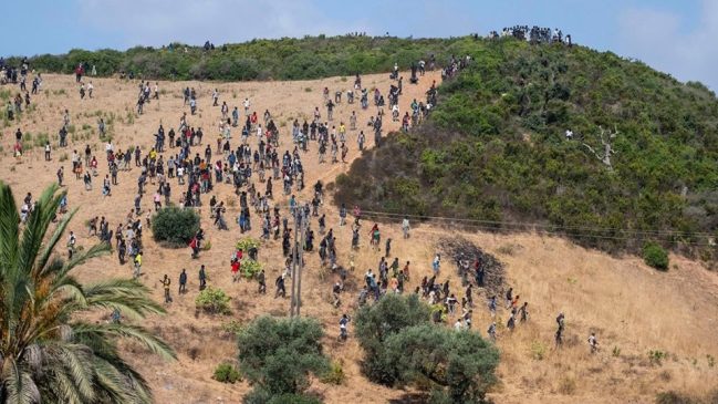Autoridades marroquíes detienen a casi 300 migrantes en intento de cruce hacia Ceuta