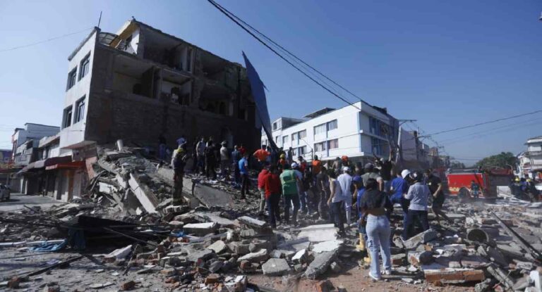 Terremoto de magnitud 7.4 sacude Colombia y deja al menos dos muertos en Manizales