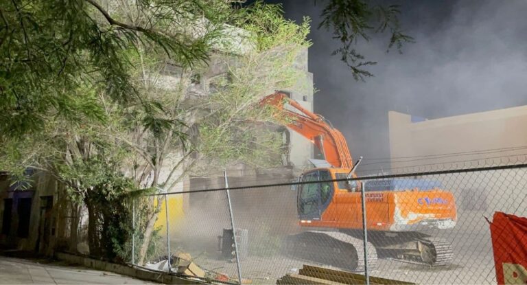Inician trabajos de demolición del antiguo edificio de la Procuraduría en Hermosillo