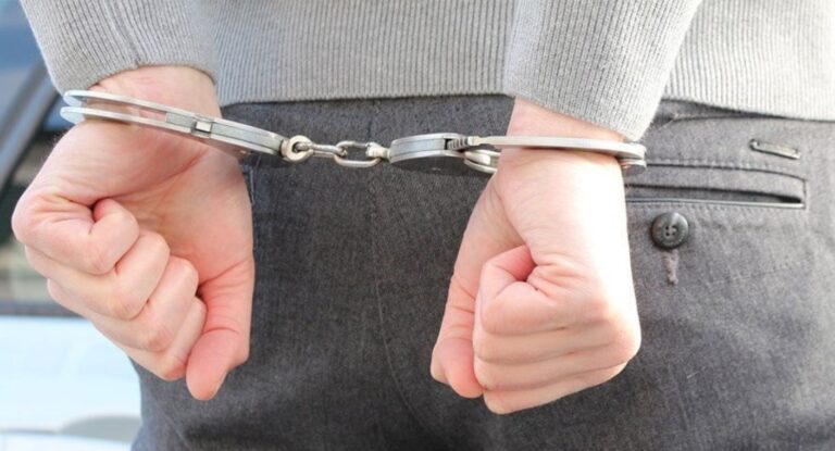 Detienen a hombre por agredir y amenazar a su madre en Hermosillo