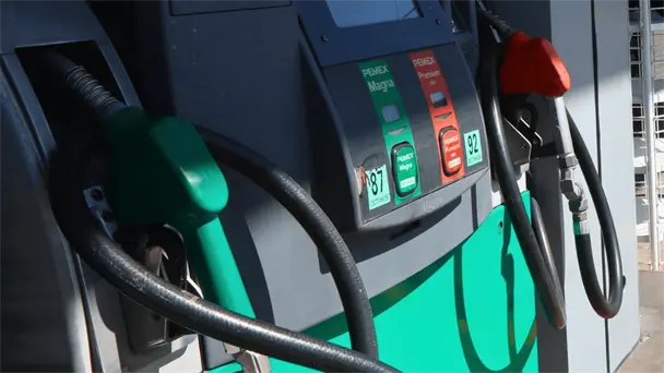 Sheinbaum renueva acuerdo para mantener precio máximo de gasolina Magna en 23.99 pesos