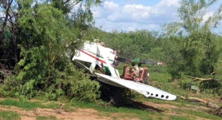 Avioneta se desploma al sur de Hermosillo dejando tres lesionados