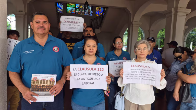 Steus toma oficinas de la Unison y advierte posible huelga antes de fin de año