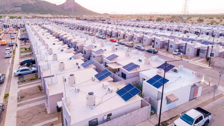 Instalarán paneles solares en 71 viviendas de Praga Residencial en Hermosillo