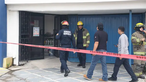 Explosión por falla eléctrica moviliza a Bomberos en tintorería de Hermosillo