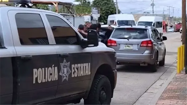 Detienen a dos tras persecución policial en Hermosillo