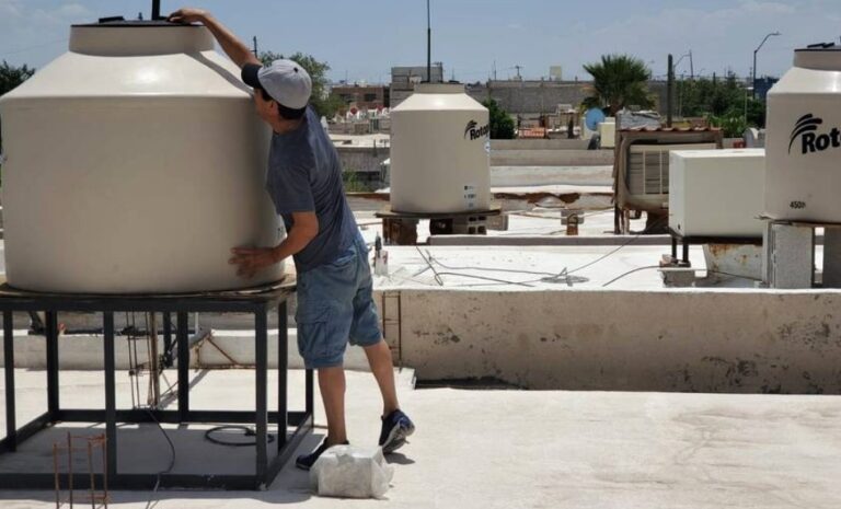 Ayuntamiento de Hermosillo avanza en instalación gratuita de tinacos con casi 2 mil entregados