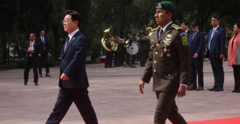 Claudia Sheinbaum y Lee Jae Myung sostienen reunión oficial en Palacio Nacional