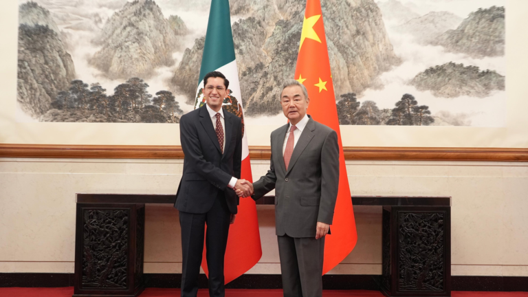 México y China refuerzan cooperación bilateral en Beijing