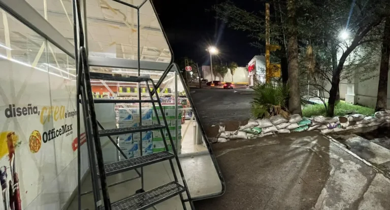 Comercios en Hermosillo refuerzan medidas ante llegada del huracán Polo