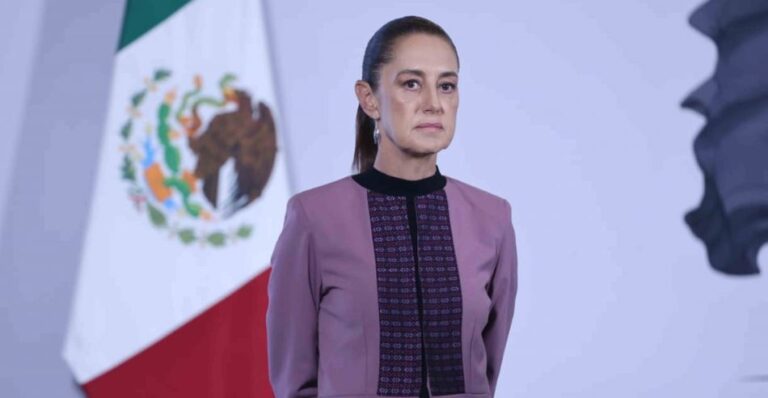 Sheinbaum: Ninguna línea descartada en caso Ayotzinapa; FGR investiga a exfuncionarios