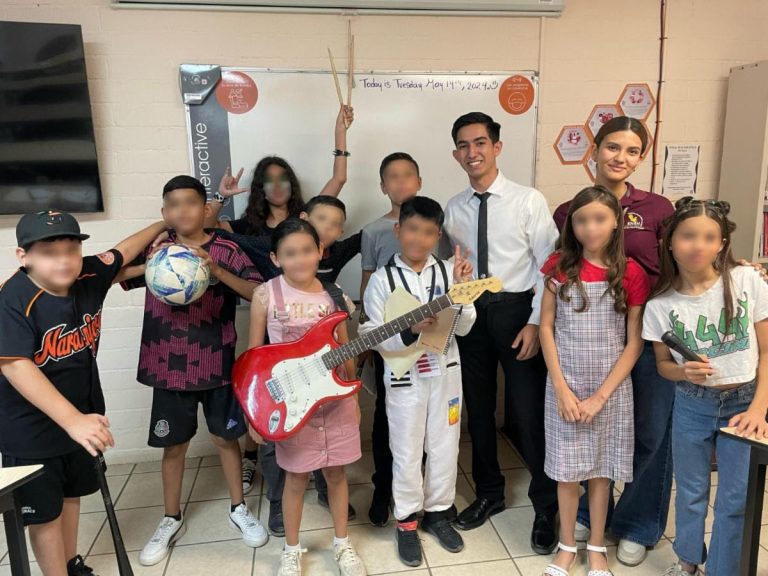 Estudiantes normalistas ofrecerán cursos de inglés para adolescentes y adultos en Hermosillo