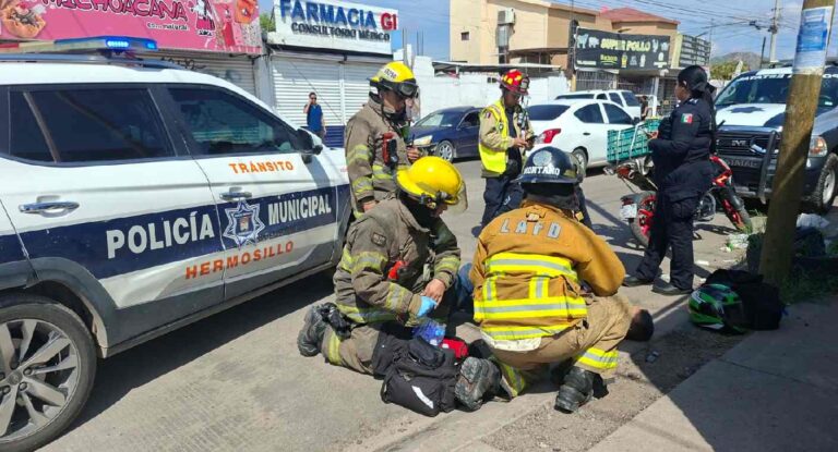 Motociclista resulta lesionado tras choque con sedán en Villa del Real, Hermosillo