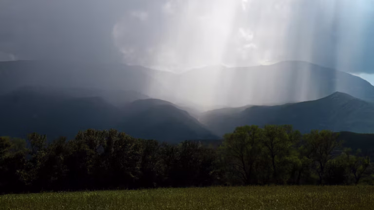 Pronostican lluvias fuertes y calor extremo en zonas serranas de Sonora
