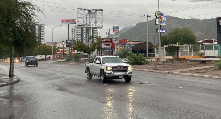 Lluvia matutina sorprende a Hermosillo este 16 de septiembre