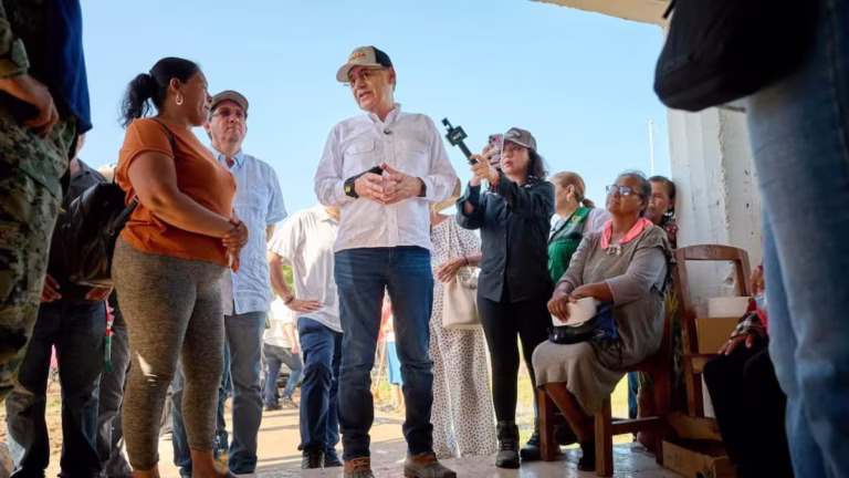 Gobernador Durazo coordina operativo de apoyo tras huracán Polo en Sonora