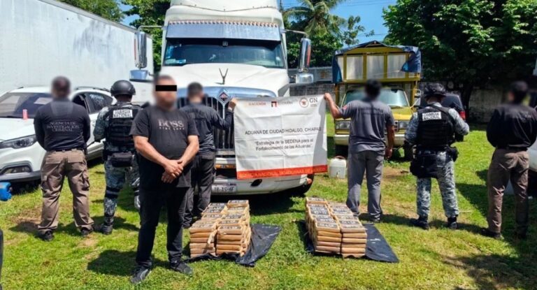 Aseguran 171 kilos de cocaína en tractocamión y detienen al conductor en Huixtla