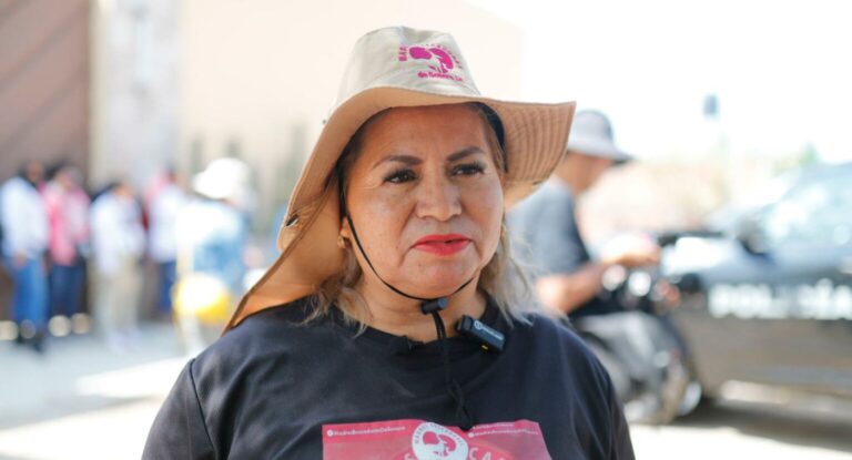 Cecilia Flores y su hija reciben certificación oficial para búsqueda de personas desaparecidas