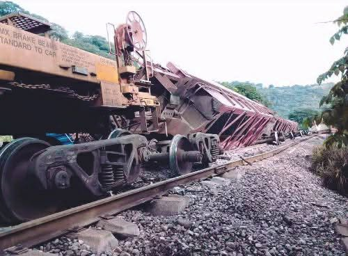 Descarrila tren de Ferromex en Jalisco: dos elementos de la Guardia Nacional fallecen